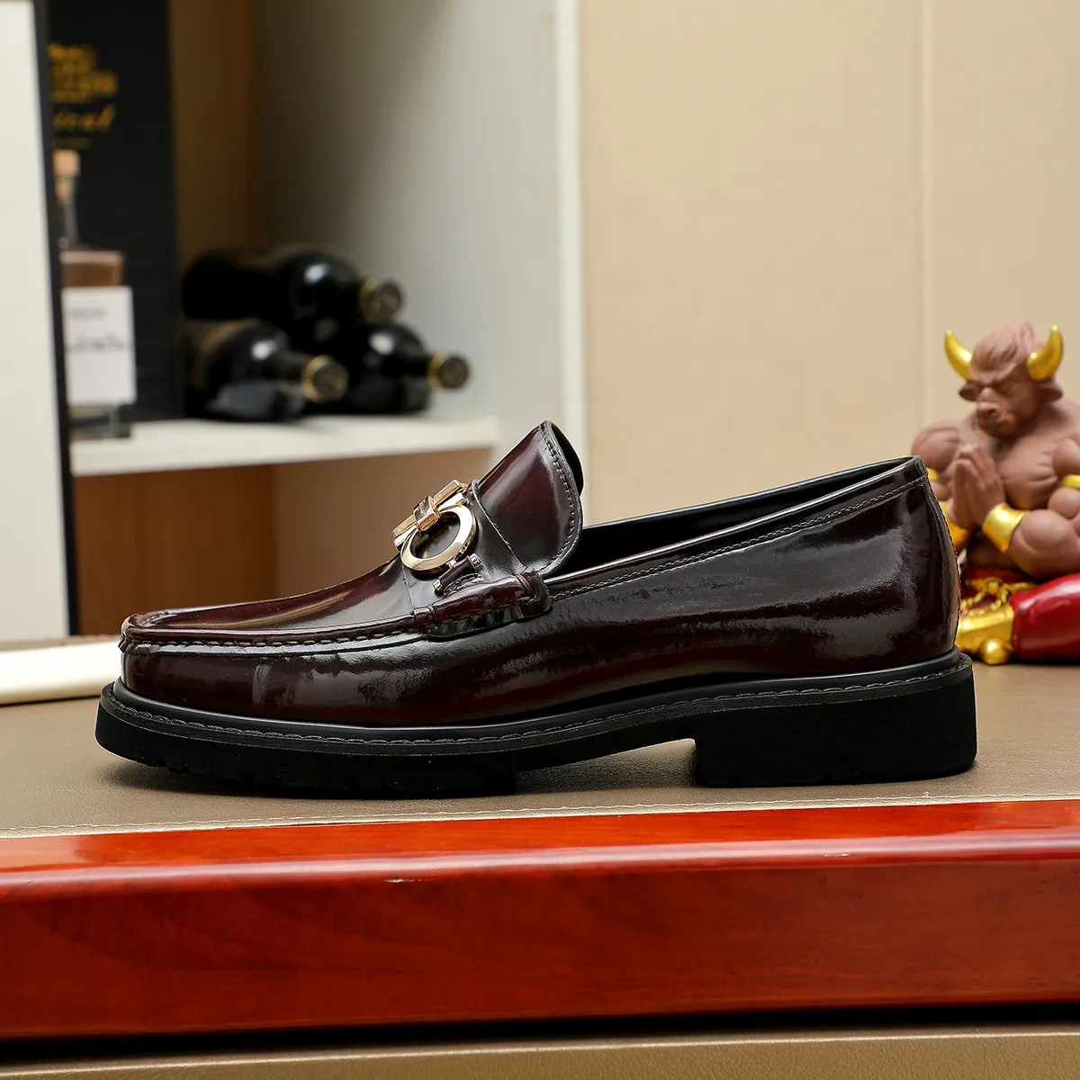 Men's shoes 💰500 Ferragamo [Ferragamo] top imported suit men's shoes 💯Original copy of the official website, product materials: selected imported embossed calfskin + luxury hardware buckle accessories ~ imported water-dyed cow 🐂 leather lining. Strong three-dimensional visual effect, original combination outsole, multiple colors available😘 Size: 38-44 (.45.46. Customized)
